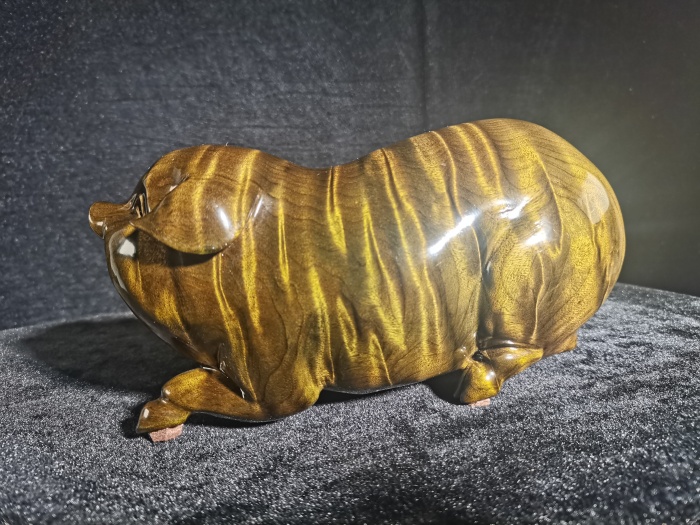 招财金猪1.26kg002.jpg