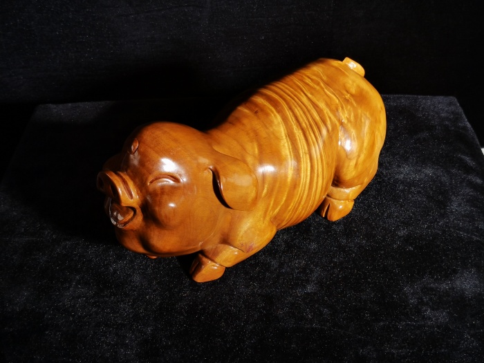 招财金猪2.45kg004.jpg