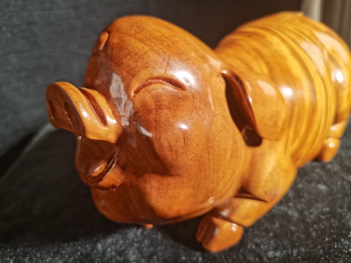 招财金猪2.45kg005.jpg